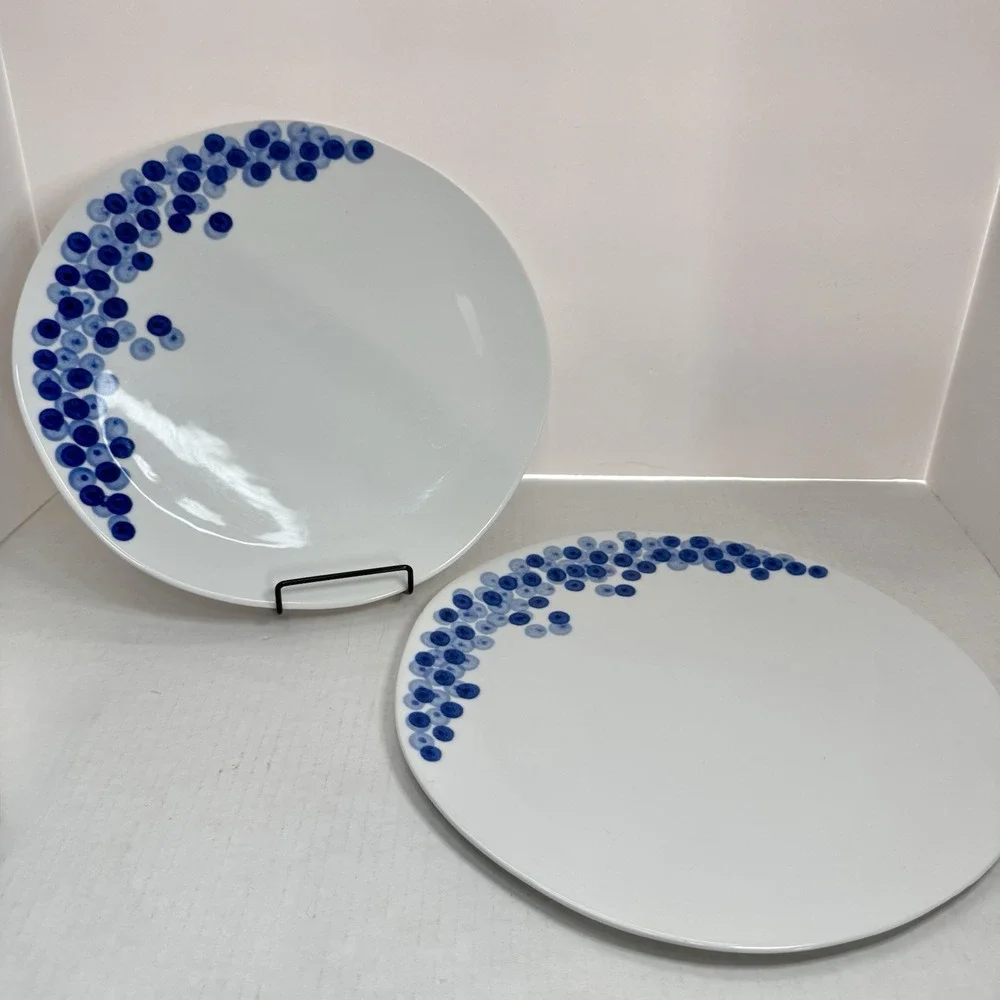 Crate & Barrel Rika Blueberries DINNER PLATE 10 3/4
